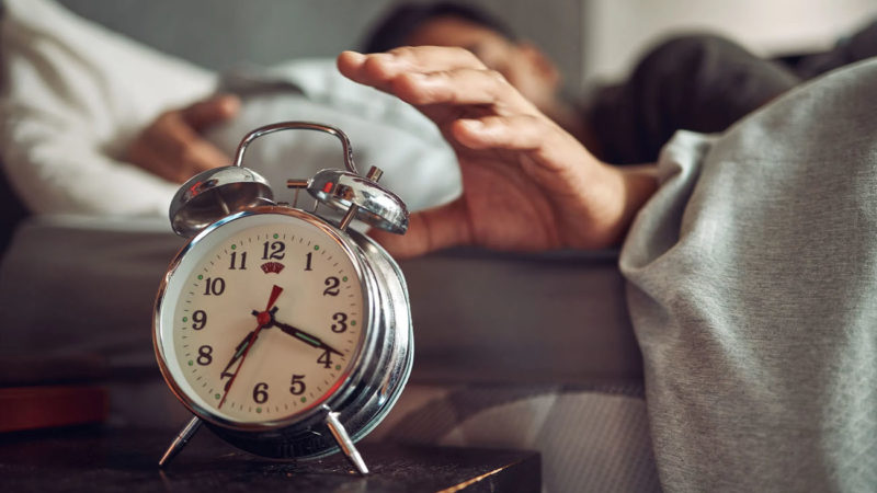 Poner varias alarmas para despertarse puede ser perjudicial para la salud