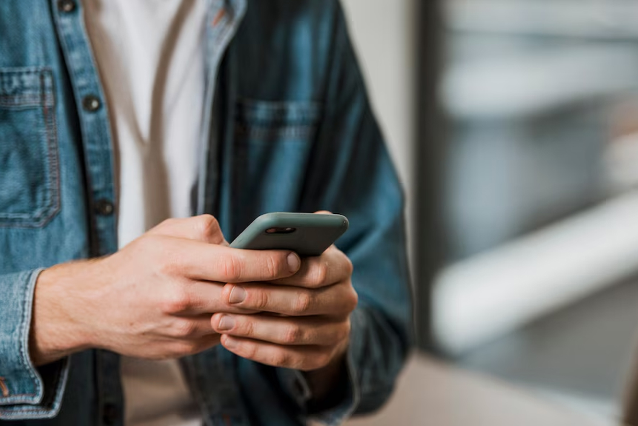 Un científico argentino asegura que la radiación de los celulares es un riesgo para la salud