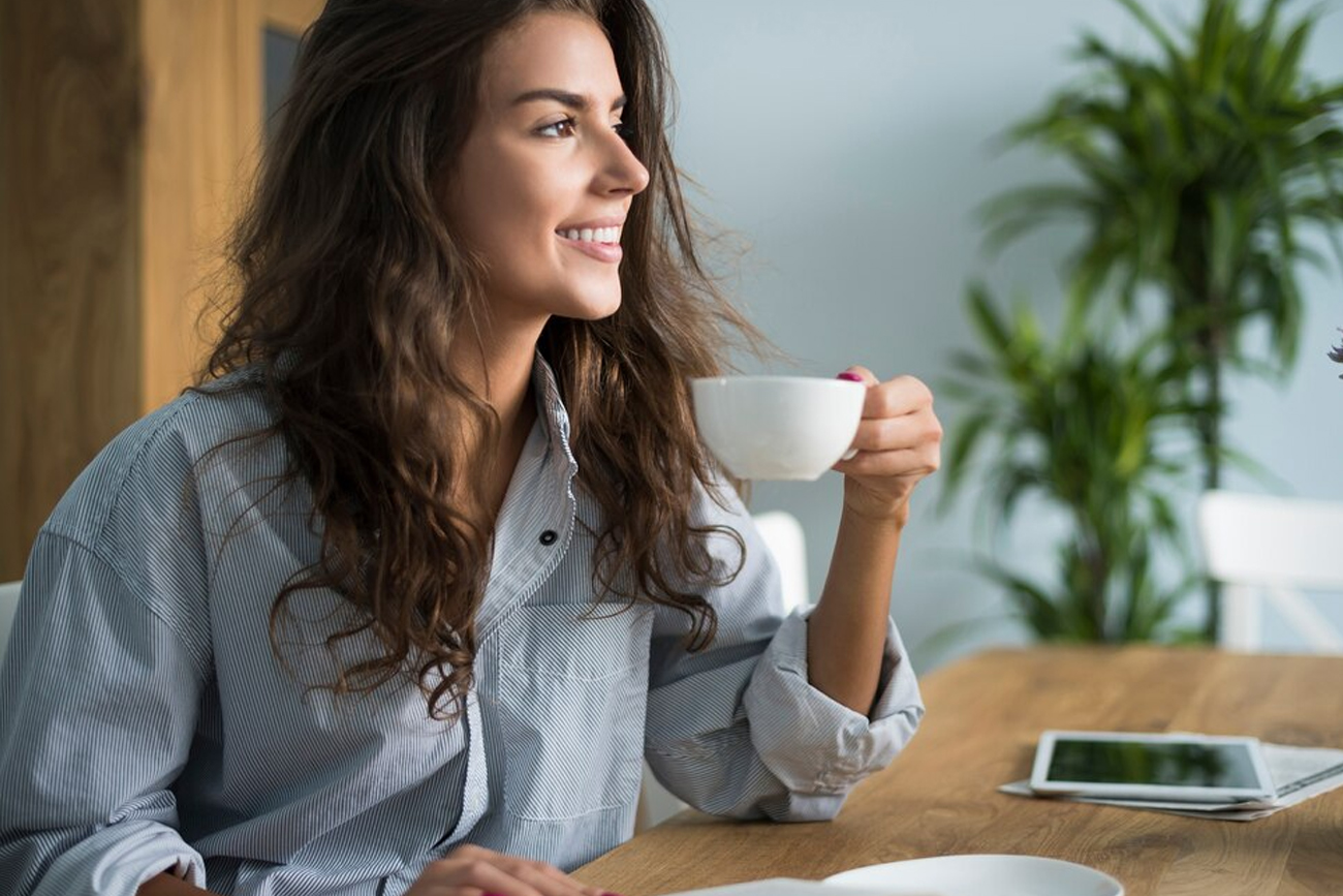 Un estudio de Harvard revela que beber café por la mañana podría ayudarte a vivir más